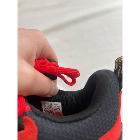 Adidas Trae Young 1 Men's Basketball Sneakers Vivid Red GY3772 Size 5 - Picture 8 of 9